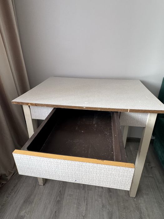 Продам столы и стулья