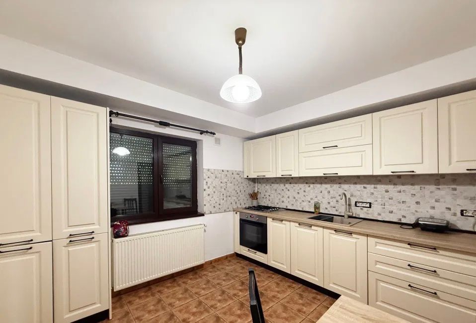 Inchiriez casa in cumpana duplex!