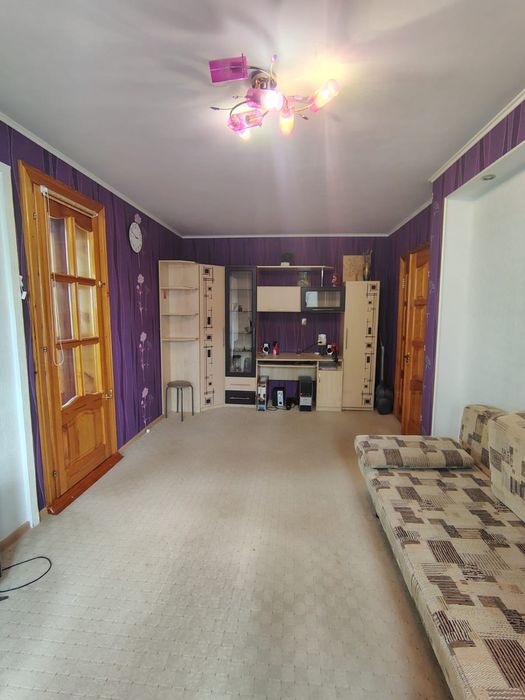 Продам 2 ком квартиру Вектор 19 мкр