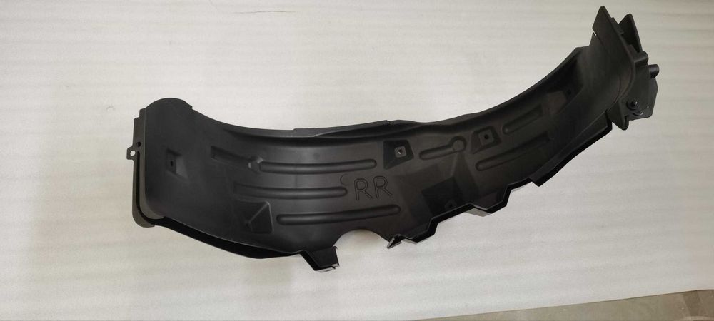 BYD yuan up левый/правый брызговик заднего колеса