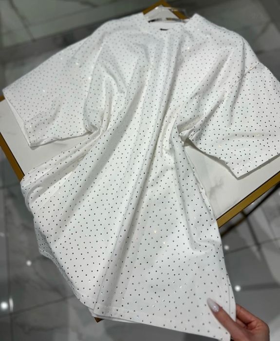 Дамска тениска с камъни