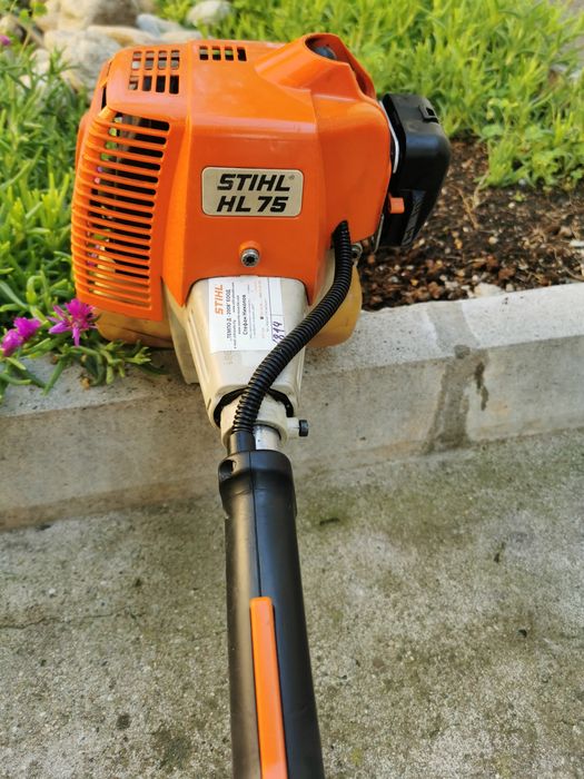 Продавам телескопичен бензинов храсторез STIHL HL 75