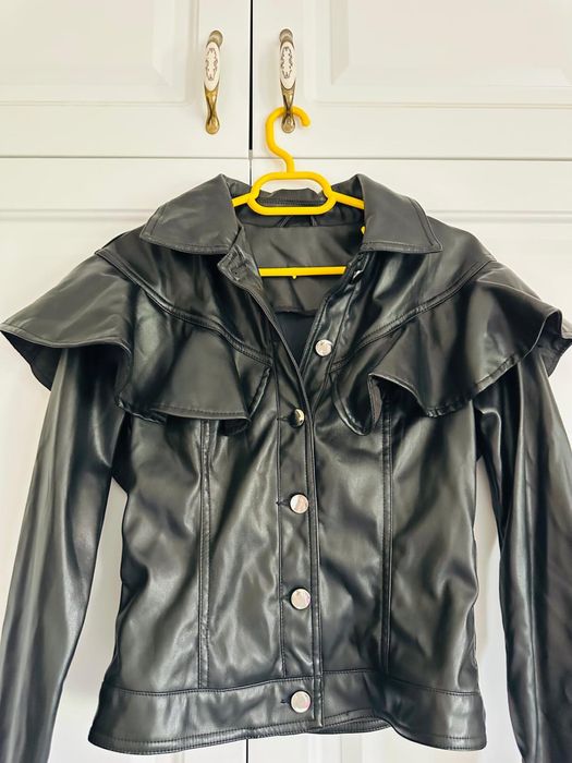 Geaca din piele ecologica , neagra , masura S / Xs , noua
