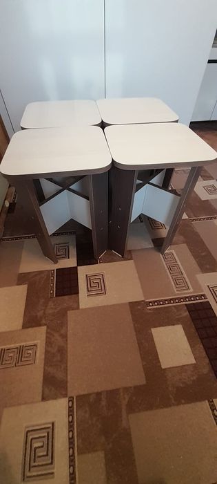 Продам стулья новые