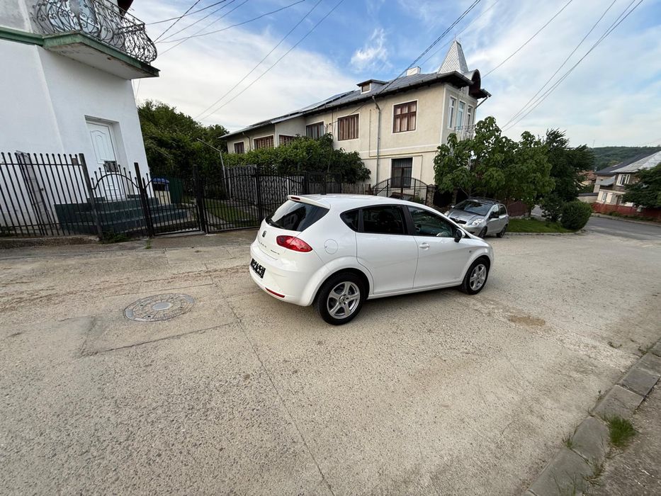 SEAT Leon 2011 — imagine 4