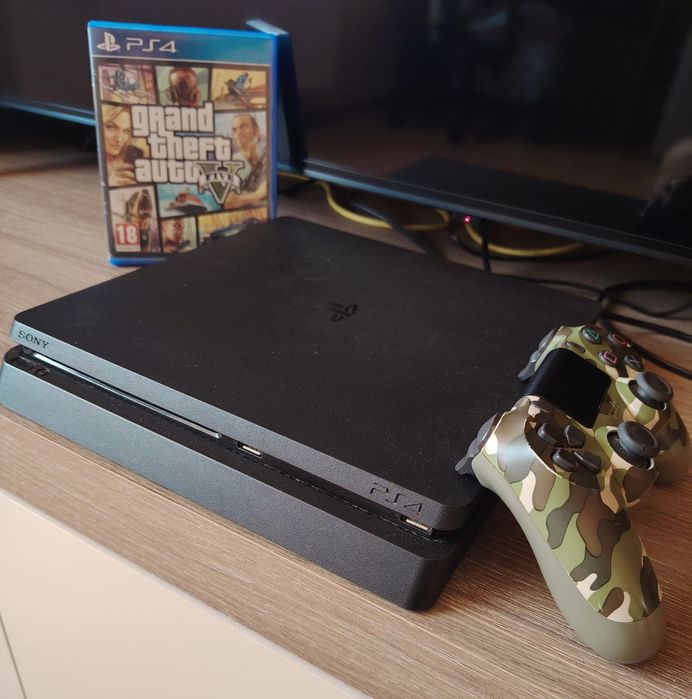 PS4 Slim 1TB cu GTA , Farming Simulator și multe alte jocuri