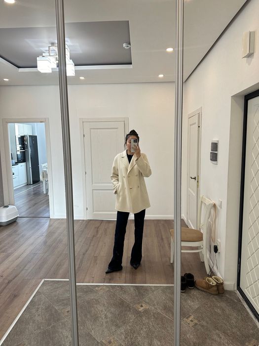 Пальто Uniqlo, бежевое