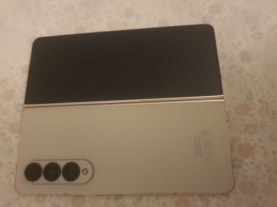 Samsung Galaxy Z fold 4