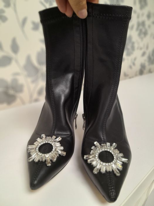 Сапожки новые  37 р