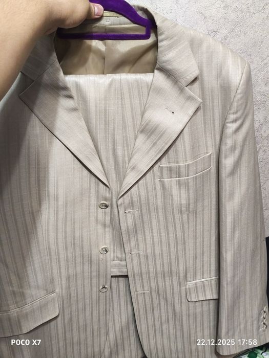 Прадаю мужскую Костюм