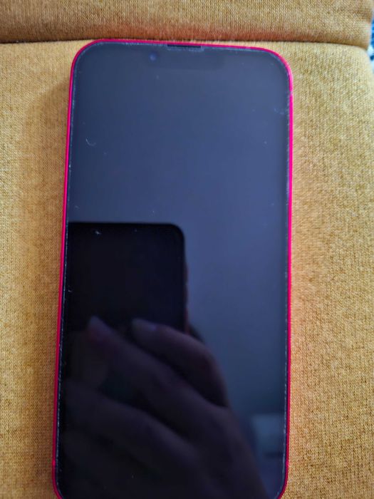 IPhone 14 в червен цвят