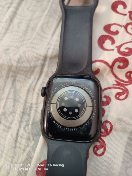 Умные часы почти новые