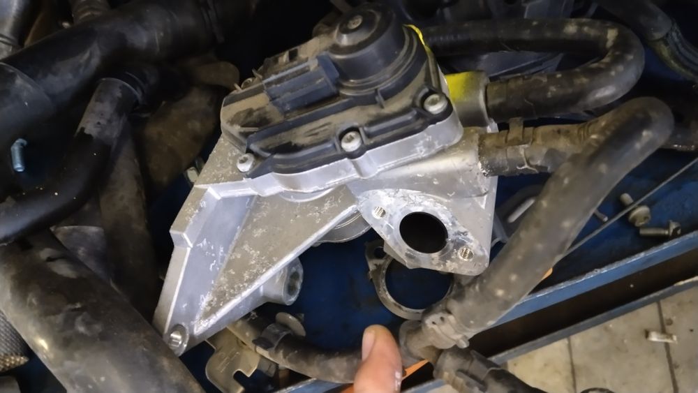 Клапан EGR Passat B6 2.0FSI