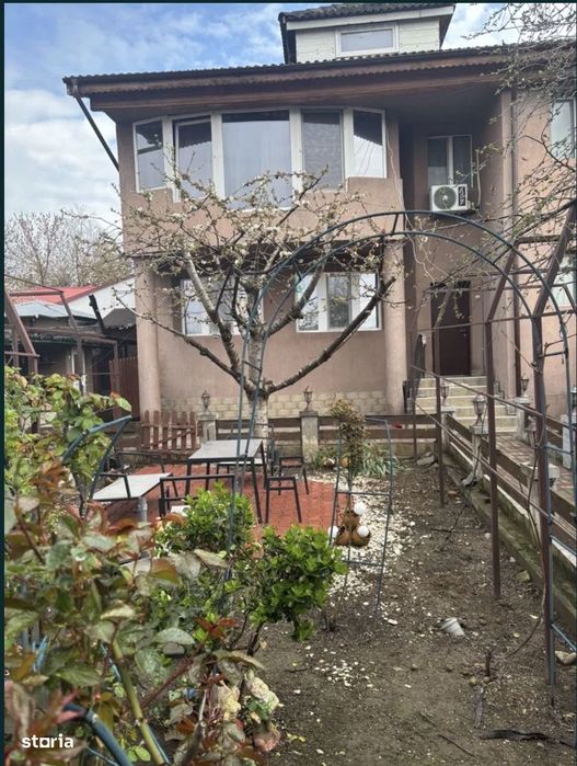 Vilă zona Calea Severinului aproape de centru