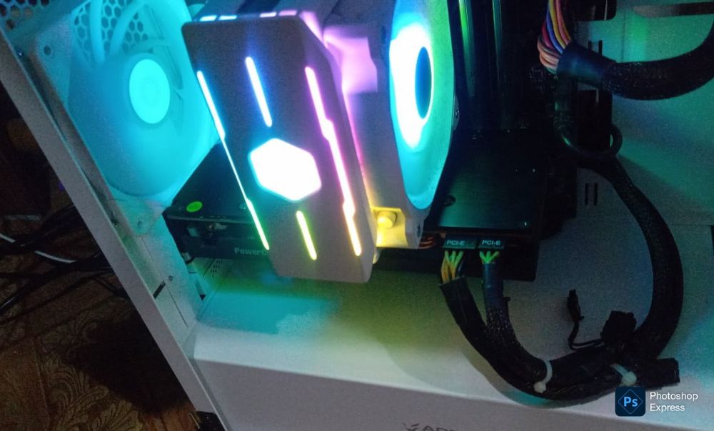 Продам видеокарту RX 6700 XT Fighter на 12 ГБ