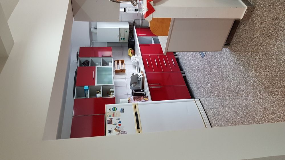 Apartament 4 camere -  semidecomandat  recompartimentat Zona Frumoasa