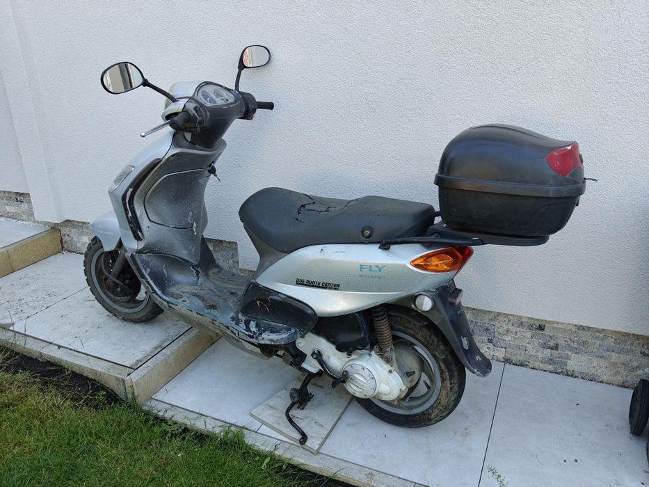 Vand / dezmembrez Piaggio Fly 50 4T (piese)
