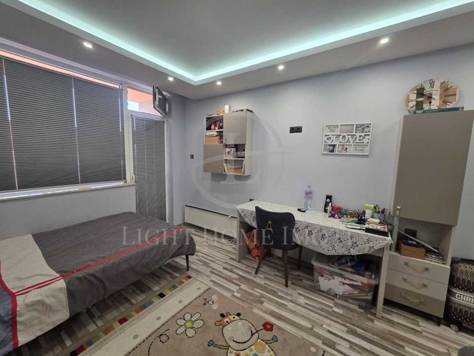 Продава се Тристаен апартамент в Пловдив, Тракия - 104 кв.м за 2000 €/кв.м - Снимка #7