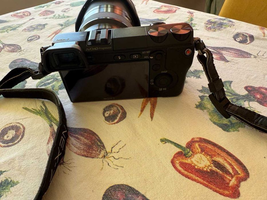 Фотоаппарат Sony nex-7  в очень хорошем состоянии