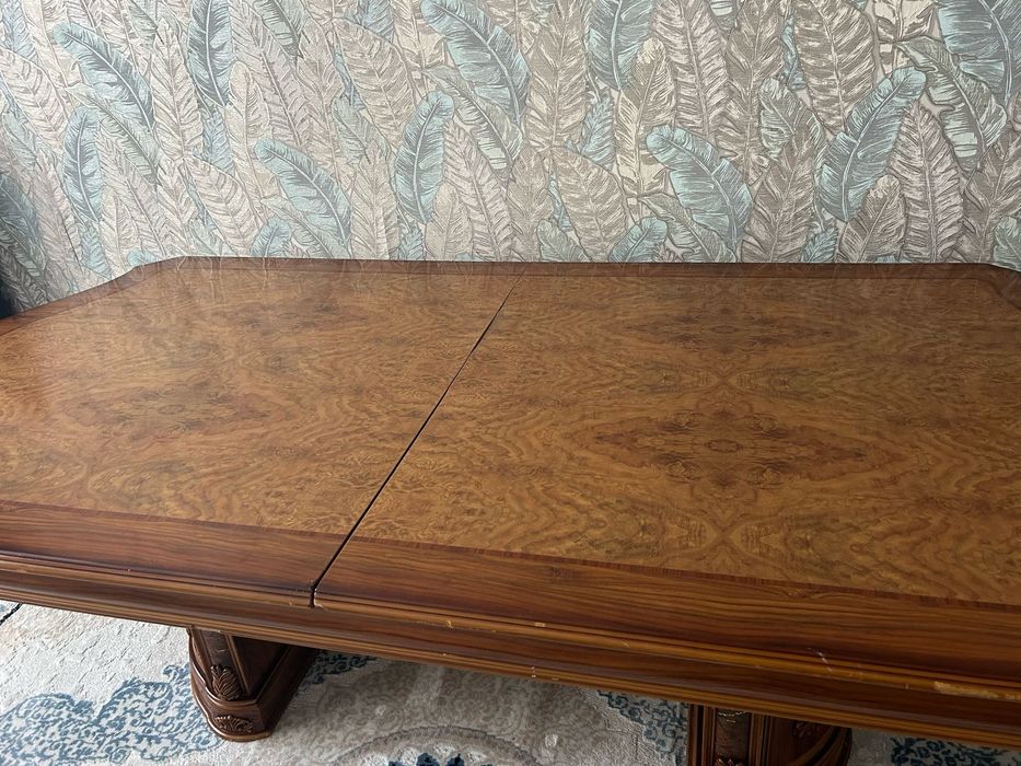 Продам итальянский стол