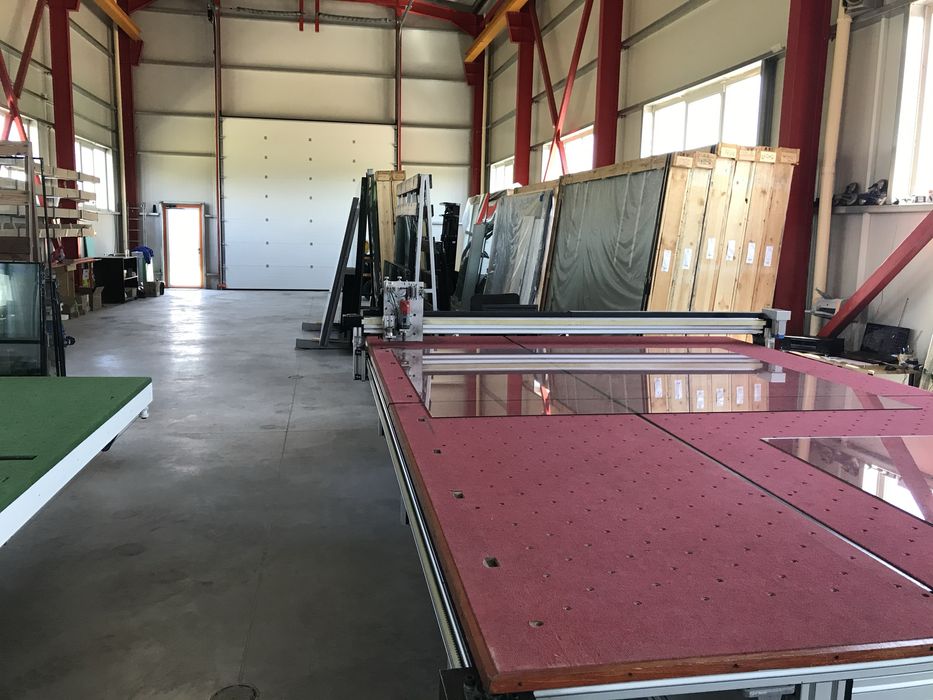 Cnc маса за рязане на стъкло