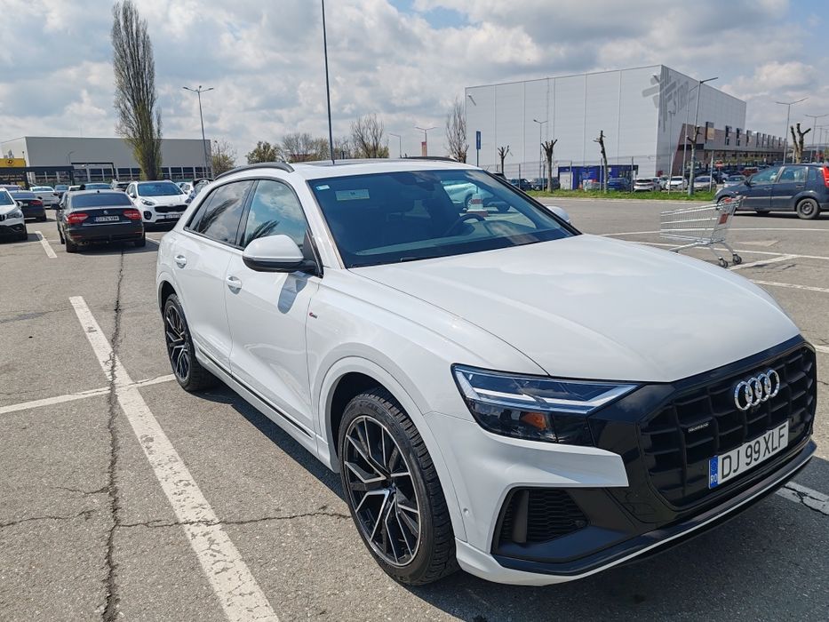 Vând Audi Q8 S line 55 Tfsi