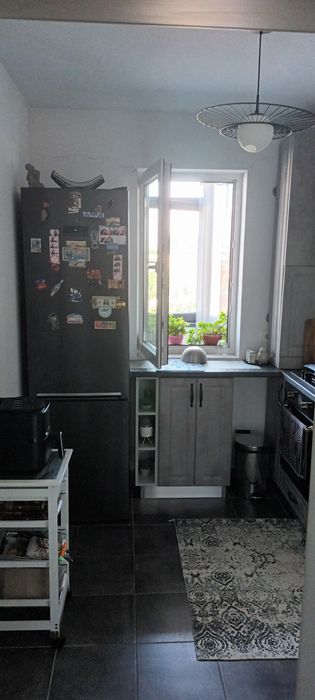 Vând aprtament 2 camere în zona Rahova