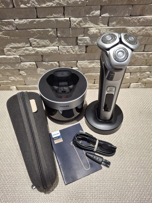 Електрическа самобръсначка PHILIPS i9000 Pestige XP9204/30, в гаранция