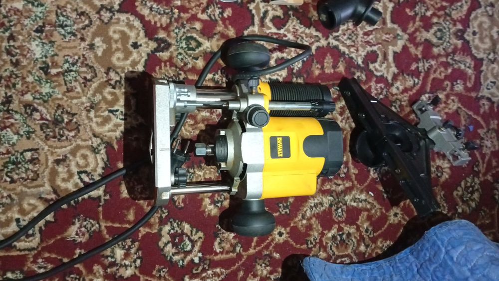 DeWalt DW621 frezer 1100W – Ideal  toliq komplekt, 1 marta ishlatilgan