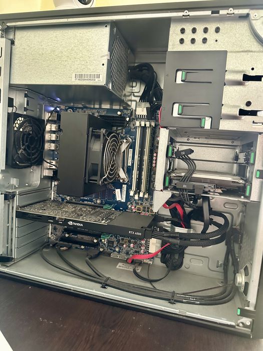 Работна станция/Workstation HP Z440 32GB RAM Nvidia Quadro RTX 4000