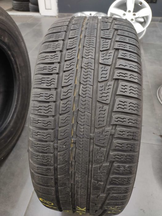 Единични гуми с размер 235 45 18