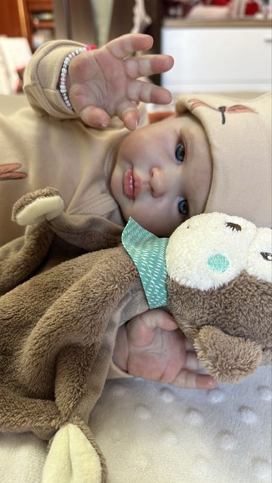 Кукла реборн милая малышка