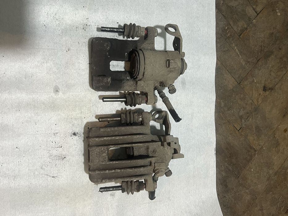 Etrieri Etrier stanga dreapta Skoda1 Fabia 2