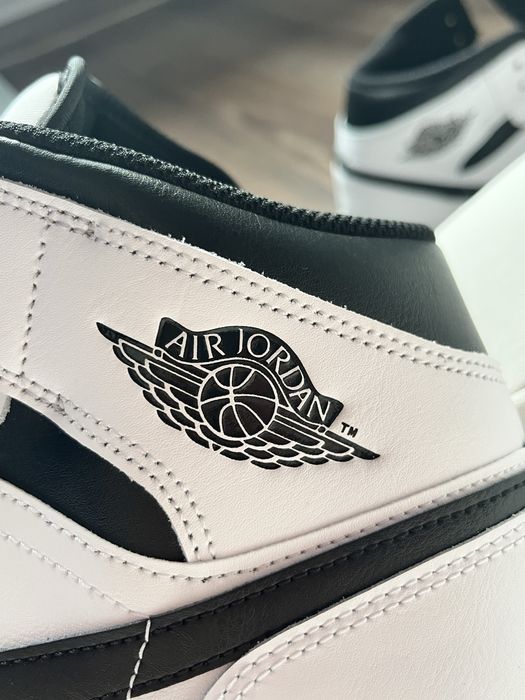 Jordan 1 Mid Reverse Panda 46 Noi in cutie