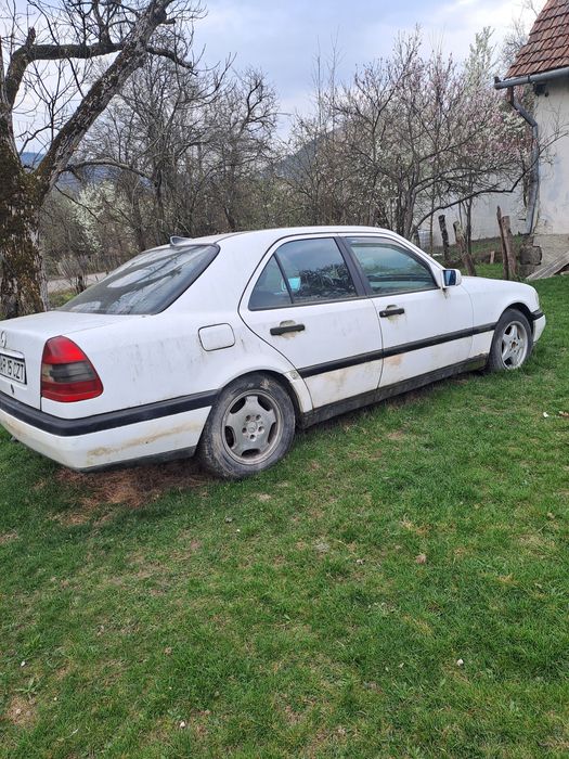 Vând Mercedes! Mai multe detalii la telefon!