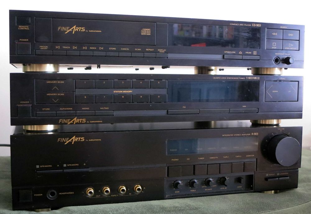 Linie audio Grundig Fine Arts formata din: amplificator Grundig Fine Arts A-903, CD Player Grundig CD-903, tuner Grundig T-903 MK II