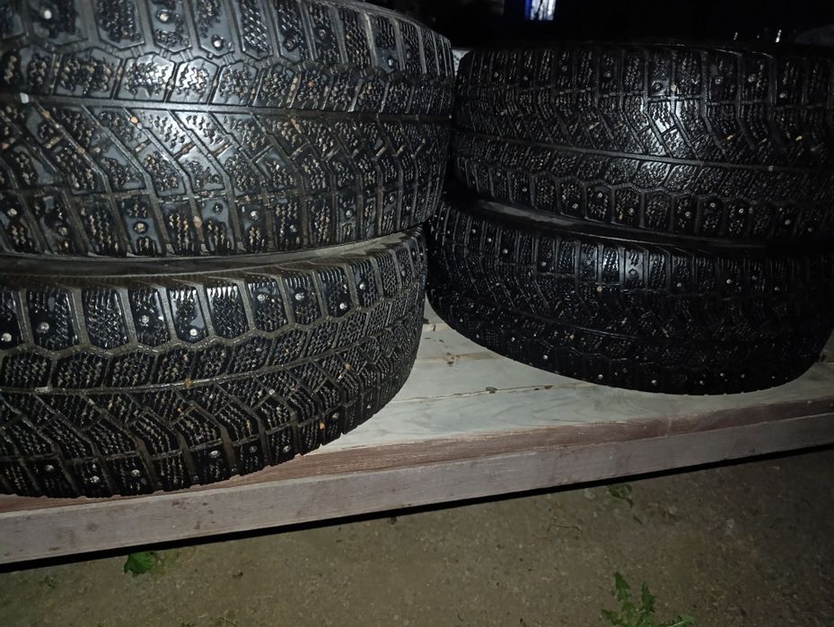 Продам комплект резины