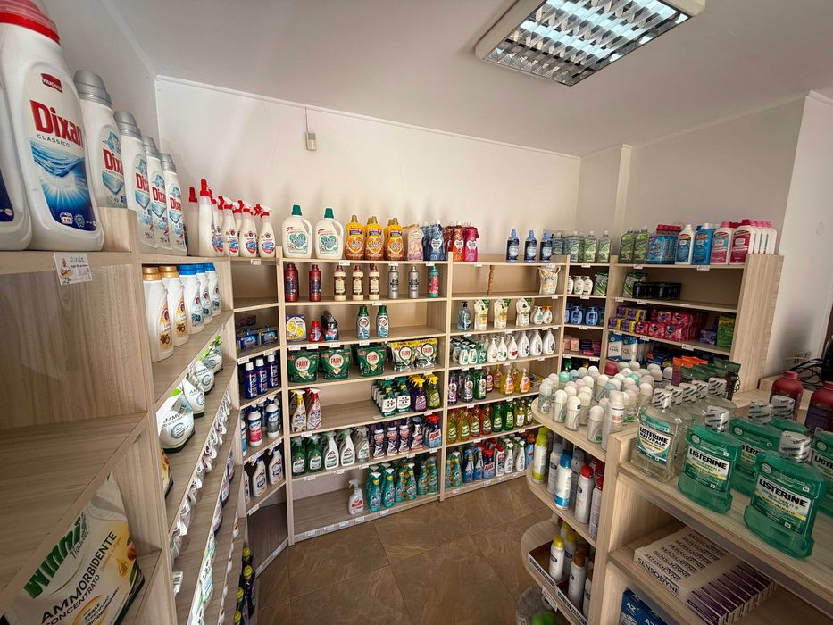 Силажи/Рафтове и бюро за магазин или склад