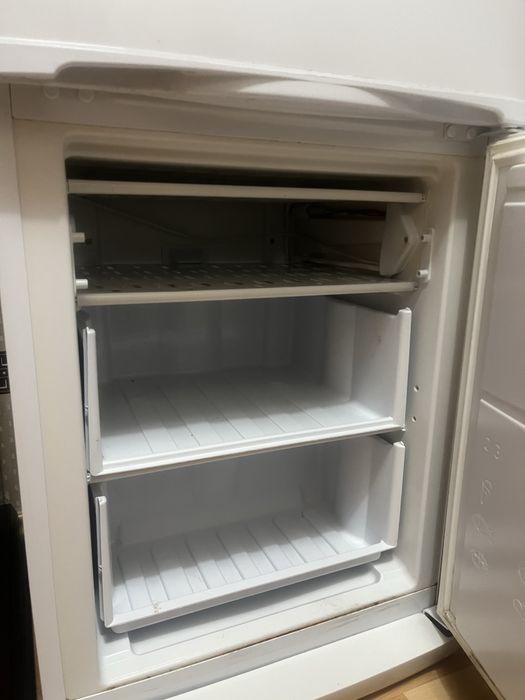 Холодильник Indesit