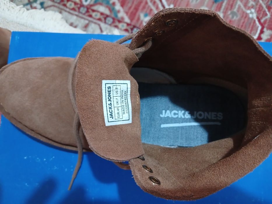 Замшевые ботинки