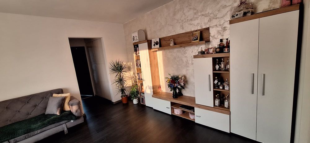 Apartament cu 2 camere, strada Sarii, nr 43