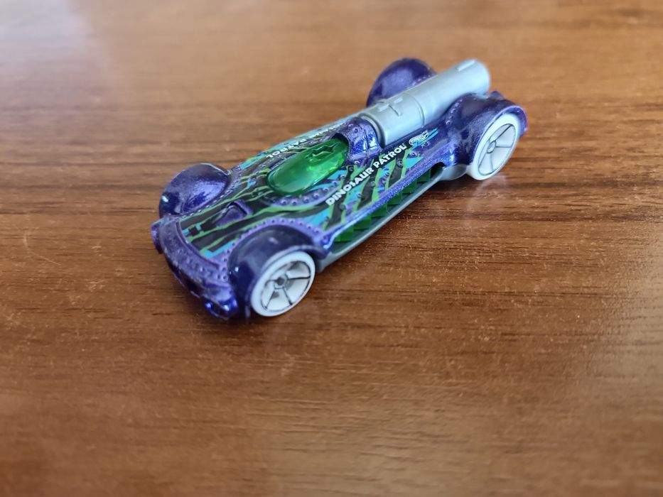 Hot wheels машинки