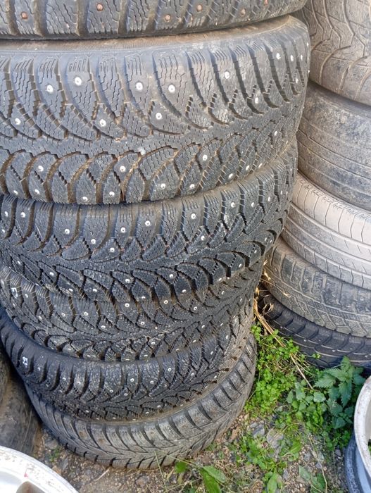 Продам шины с дисками на Ауди б3 80