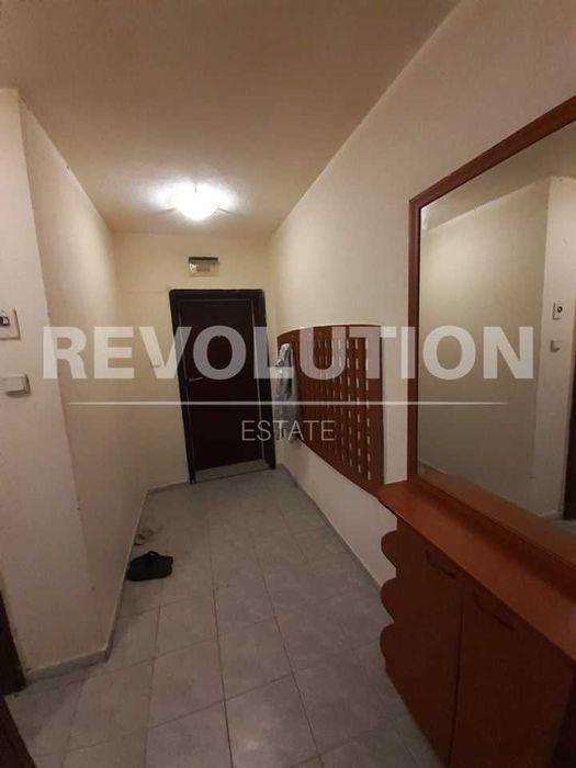 Тристаен апартамент в района на Общината