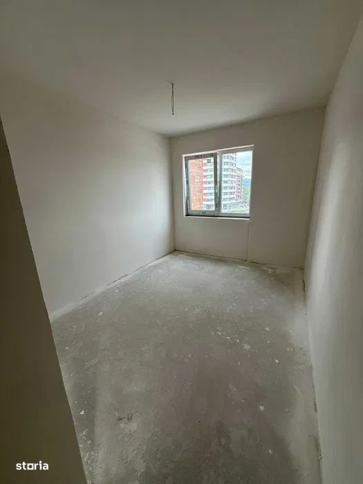 Apartament cu 2 camere, balcon, zona BMW — fotografia 2