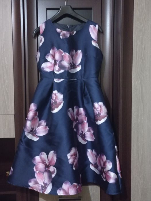 Rochie de seară,  elegantă,  imprimeu deosebit.
