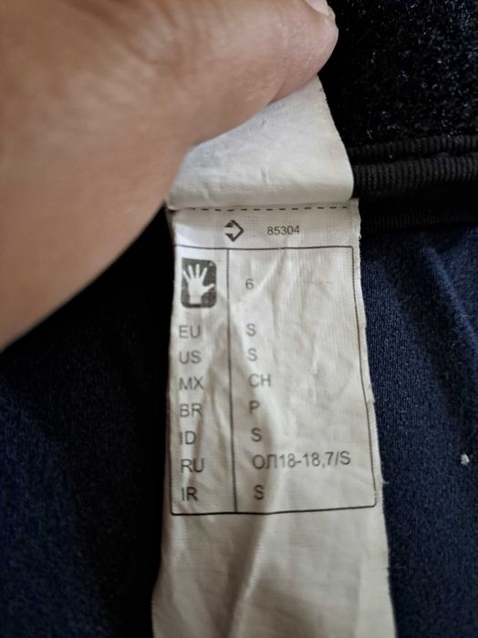 2 seturi de protectie tibie picior si mănuși pentru sport de contact.