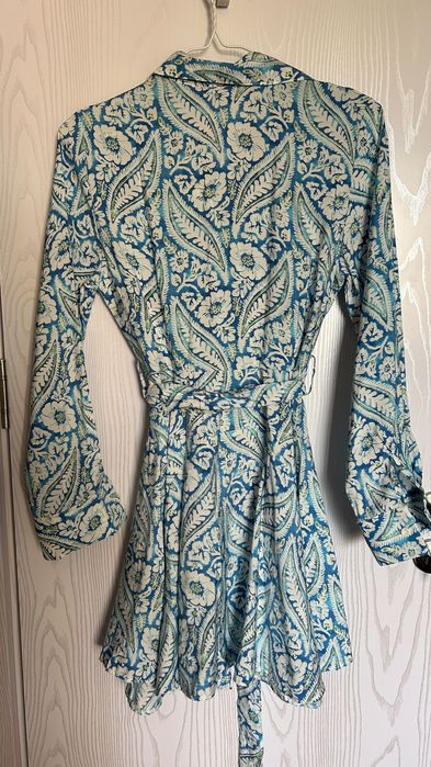 Нова къса рокля в бяло и синьо