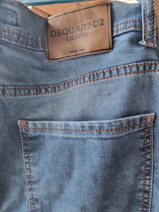 Blugi Dsquared2 bărbați – W34(EU 50-52)