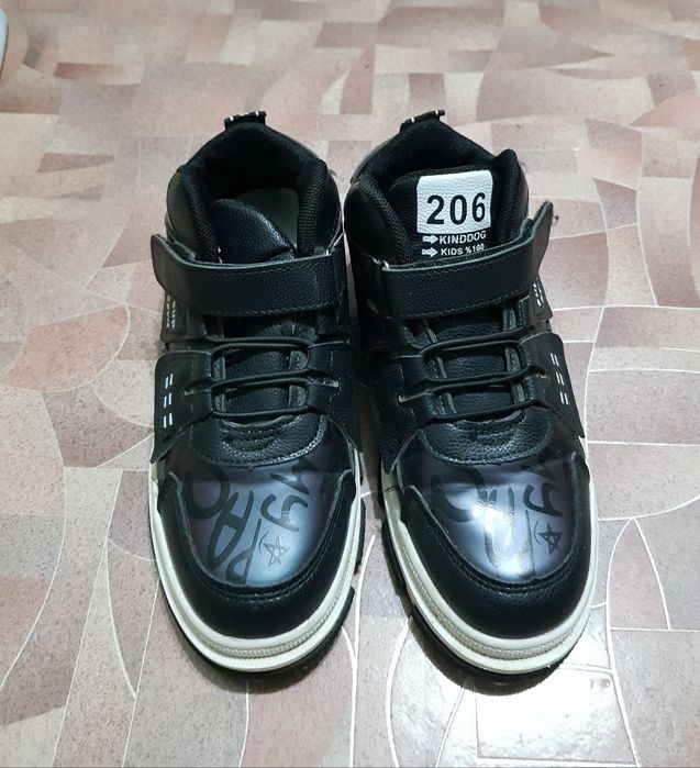 Кроссовки на мальчика